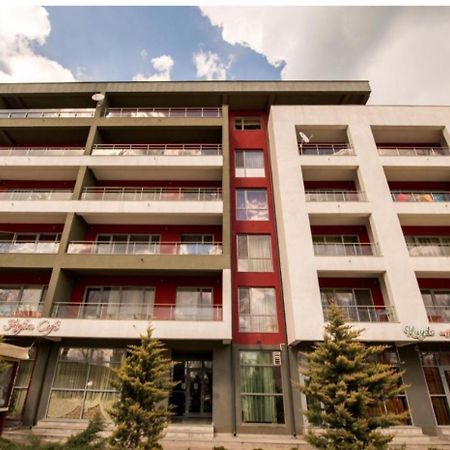 Yza Mamaia Corallia المظهر الخارجي الصورة